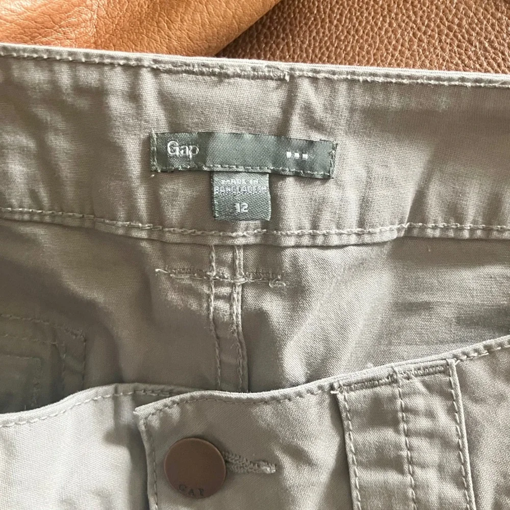 NWT Gap Womens Gray Utility Cropped Pants Cotton Cuffed Capri Size 12 - Picture 5 of 6